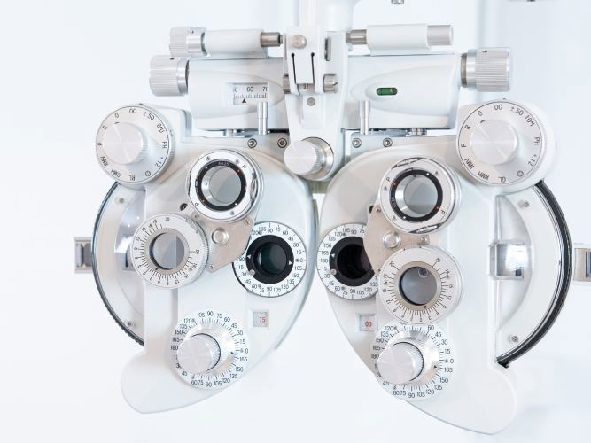 Apparat til synsundersøkelse hos optiker | Aleris
