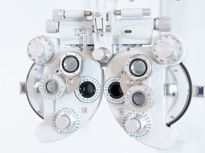 Apparat til synsundersøkelse hos optiker | Aleris